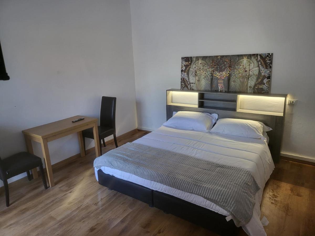 Alexandra'S House Apartment เวโรนา ภายนอก รูปภาพ