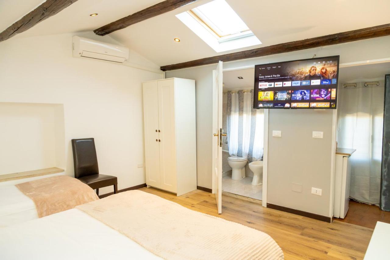 Alexandra'S House Apartment เวโรนา ภายนอก รูปภาพ